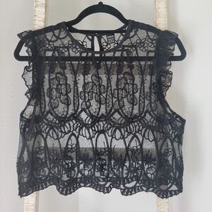 SHEIN NWOT Black lace crop top Sz M